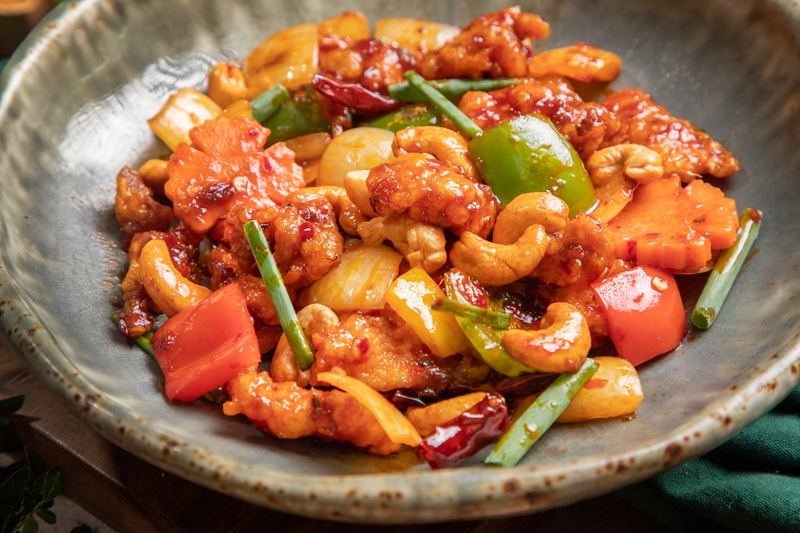 Knuspriges Huhn mit Cashewkernen und Chili-Paste